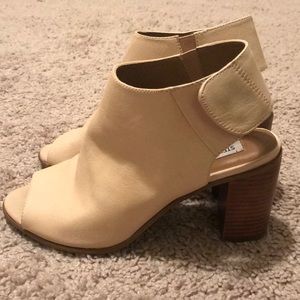 Steve Madden Women’s NONSTP Bootie